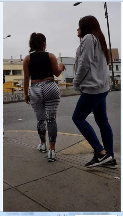 Peruana culona de leggins marca todo y se la cogen